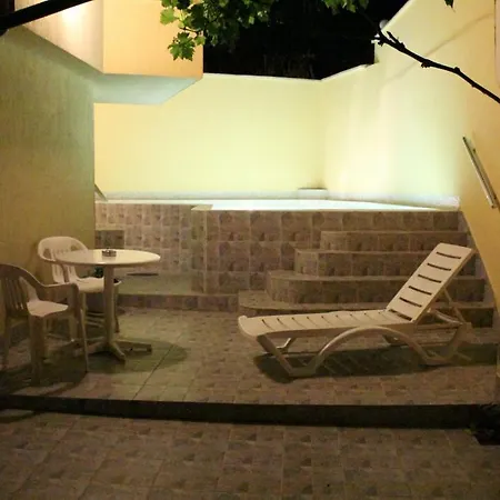 Radik Guest Hotel *